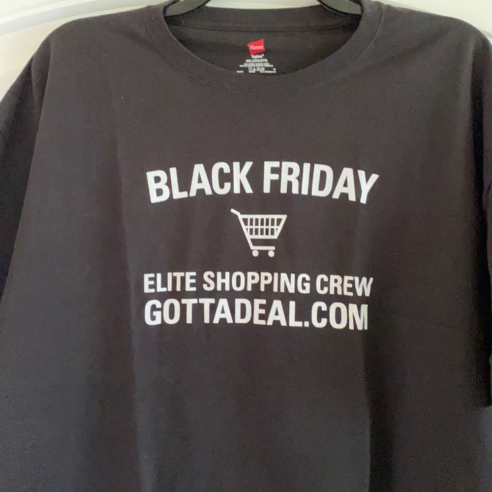 Black Friday shopping tee